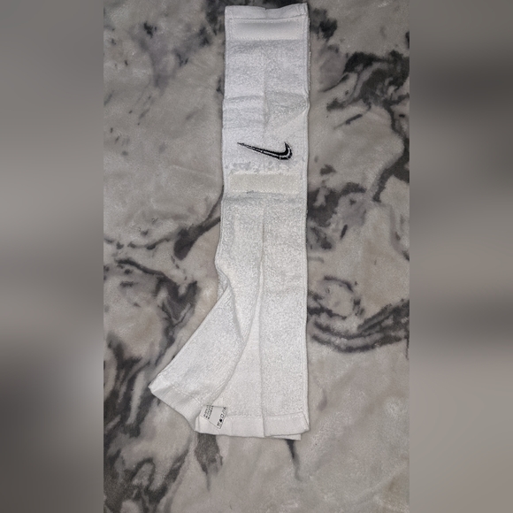Nike Football Towel - Picture 3 of 4